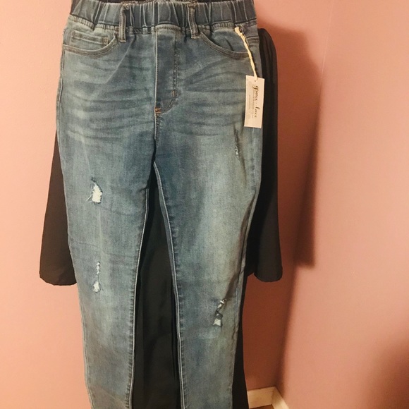 Distressed mid-rise pull on jegging - Picture 2 of 2
